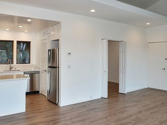 2nd image of 30 Harbor Oak Dr #35