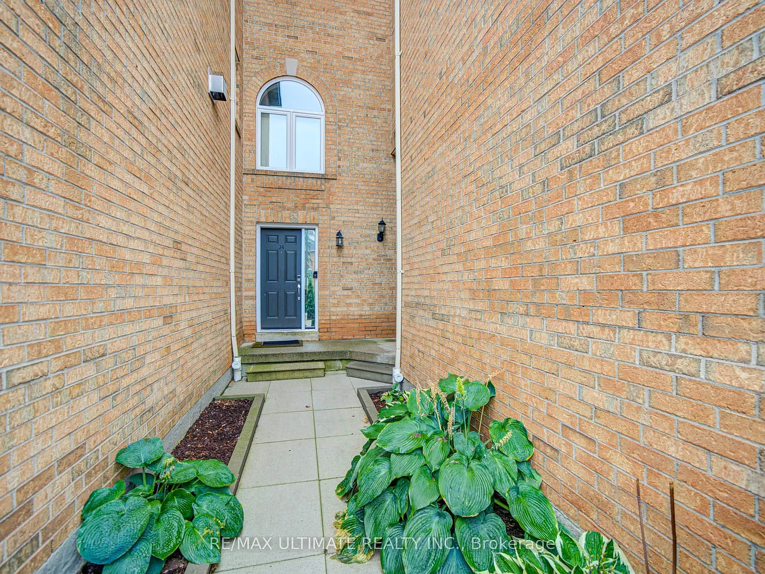 3 bed, $3,000 — Photo 2