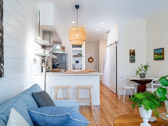 3rd image of 37 Clark St APT 8
