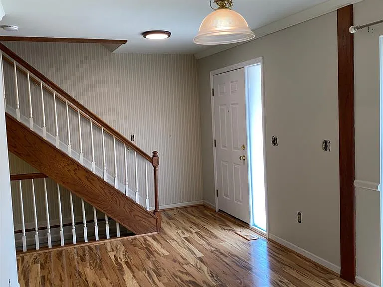 629 Oakbrook W #18 — Photo 2
