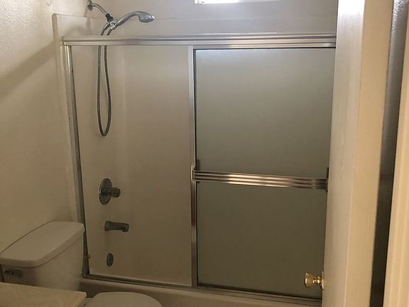 5th image of 5935 Woodland Dr APT 4