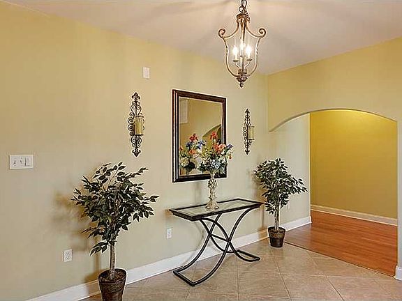 3rd image of 6935 Cove Dr