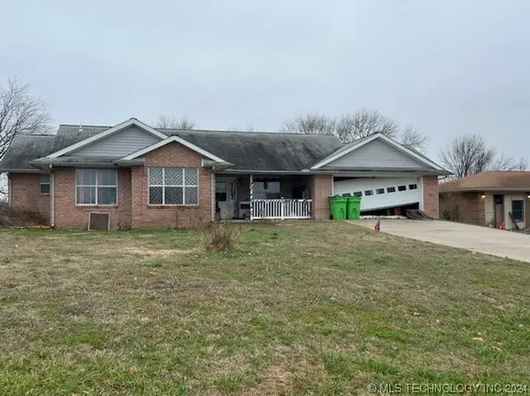 105 W Joplin St, Okemah, OK 74859