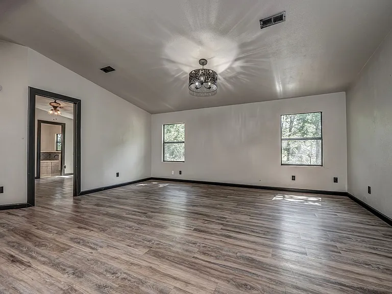 58 Divine Pl — Photo 4