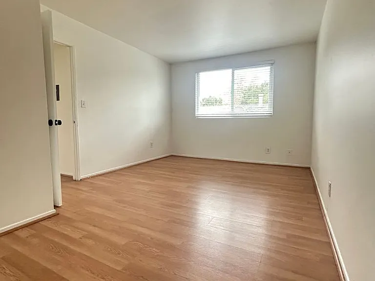 1109-1119 San Pascual Street — Photo 13