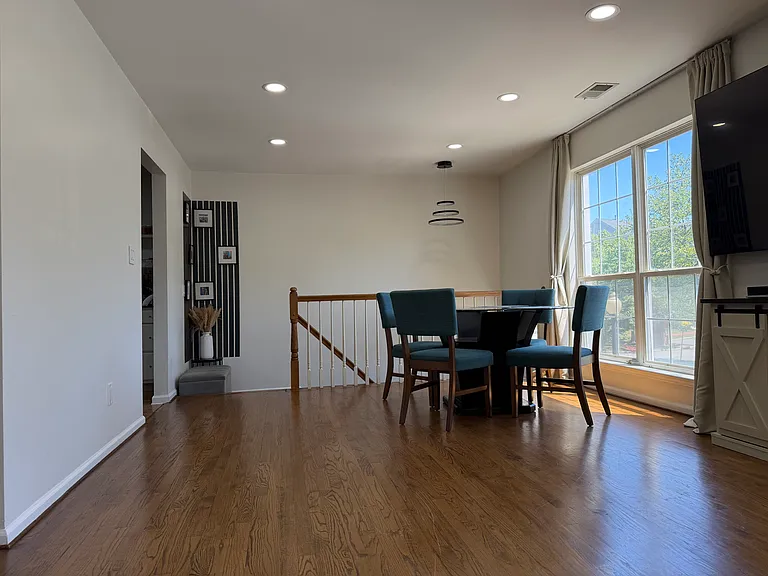 51 Willow St — Photo 11