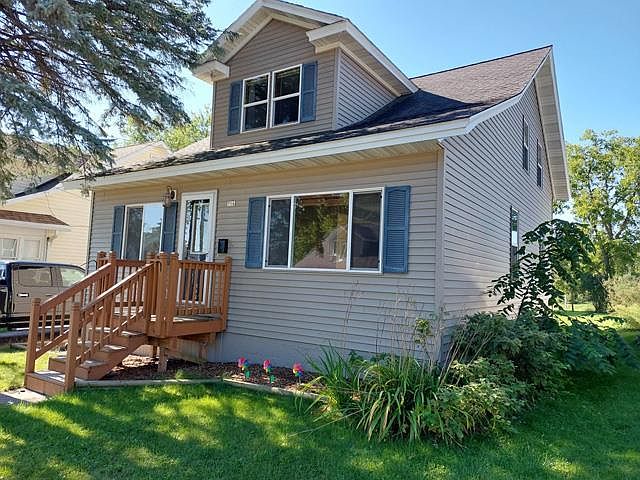 1st image of 716 W Arnold St