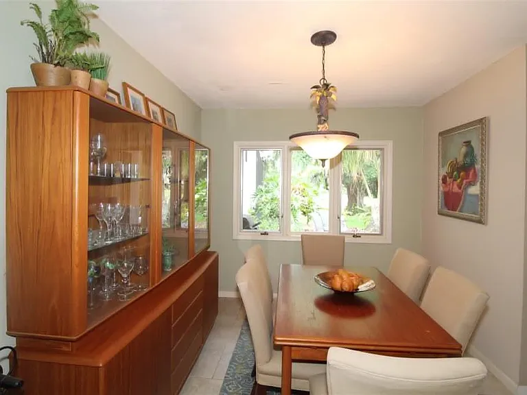 4532 Ascot Cir N — Photo 12