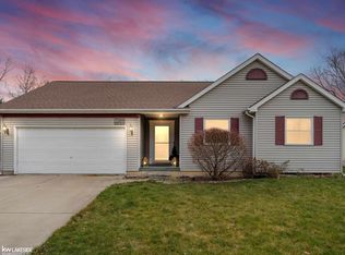 5389 Tall Oaks Dr, Flint, MI 48507