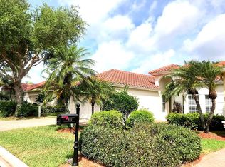 935 Fountain Run, Naples, FL 34119