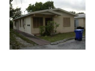 556 NW 95th St, Miami, FL 33150