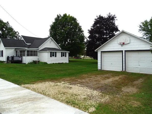 616 E Prospect St, Durand, WI 54736