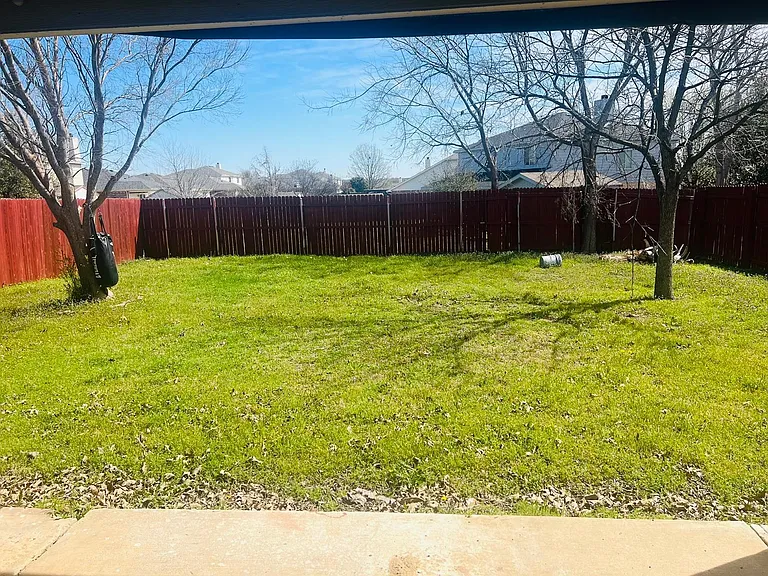 9200 Goldenview Dr — Photo 11
