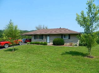 555 White Oak Rd, Irvine, KY 40336