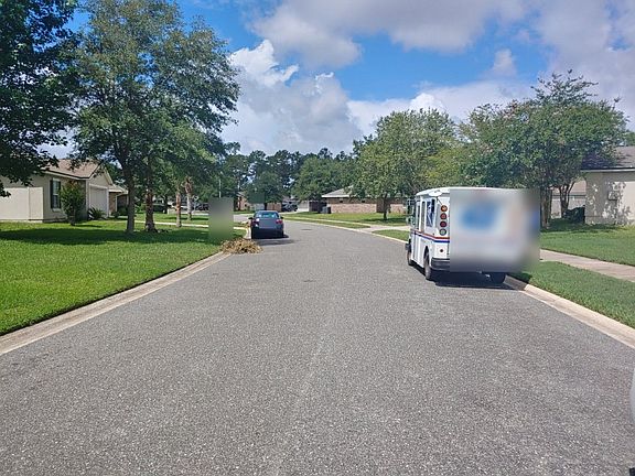 4th image of 2673 Fox Creek Dr E