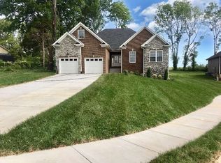 322 Atlantis Ct, Bowling Green, KY 42104