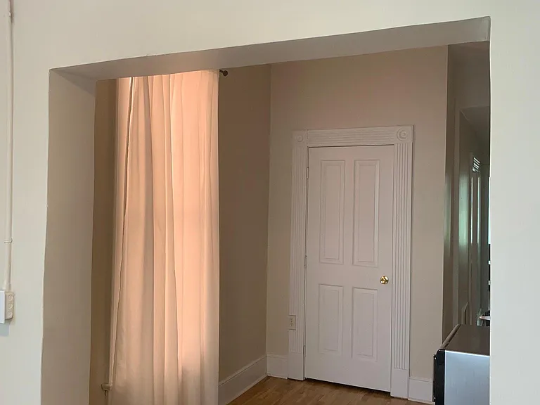 307 W 6th Ave #B — Photo 5