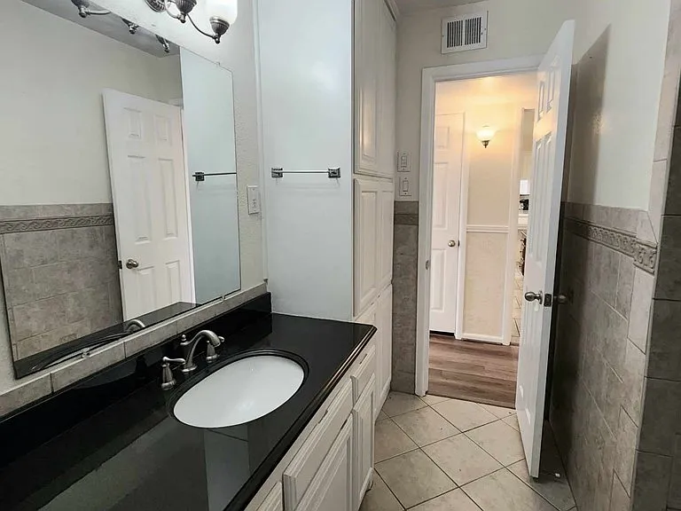 2905 Byron Ave — Photo 19