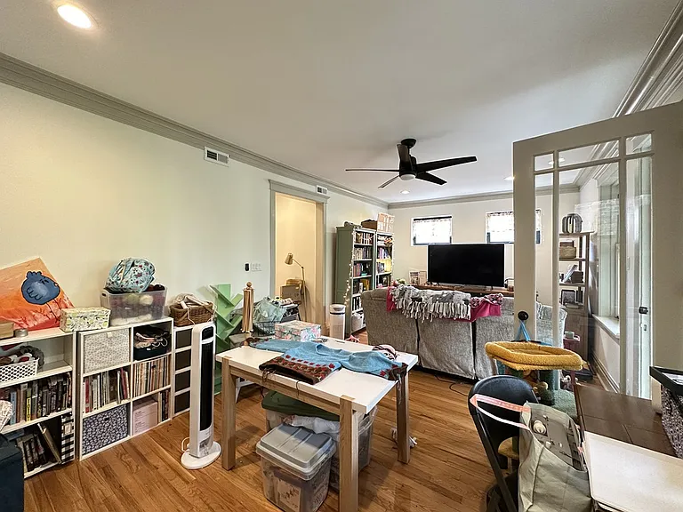 1933 N Fairfield Ave #1W — Photo 11