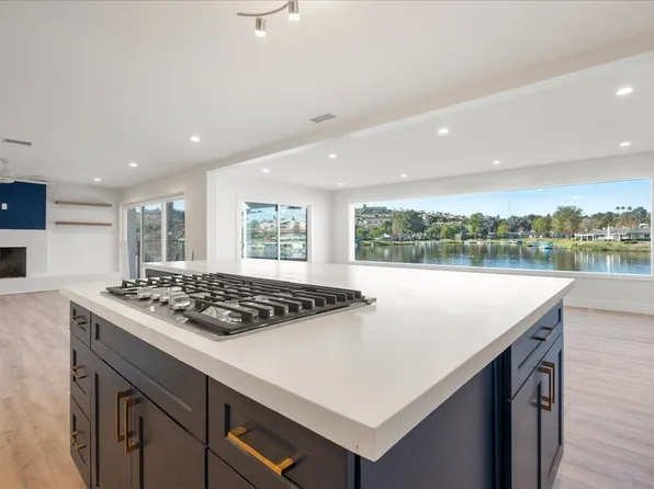 1498 La Linda Dr, San Marcos, CA 92078