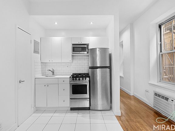 3rd image of 440 E 85th St APT 1a