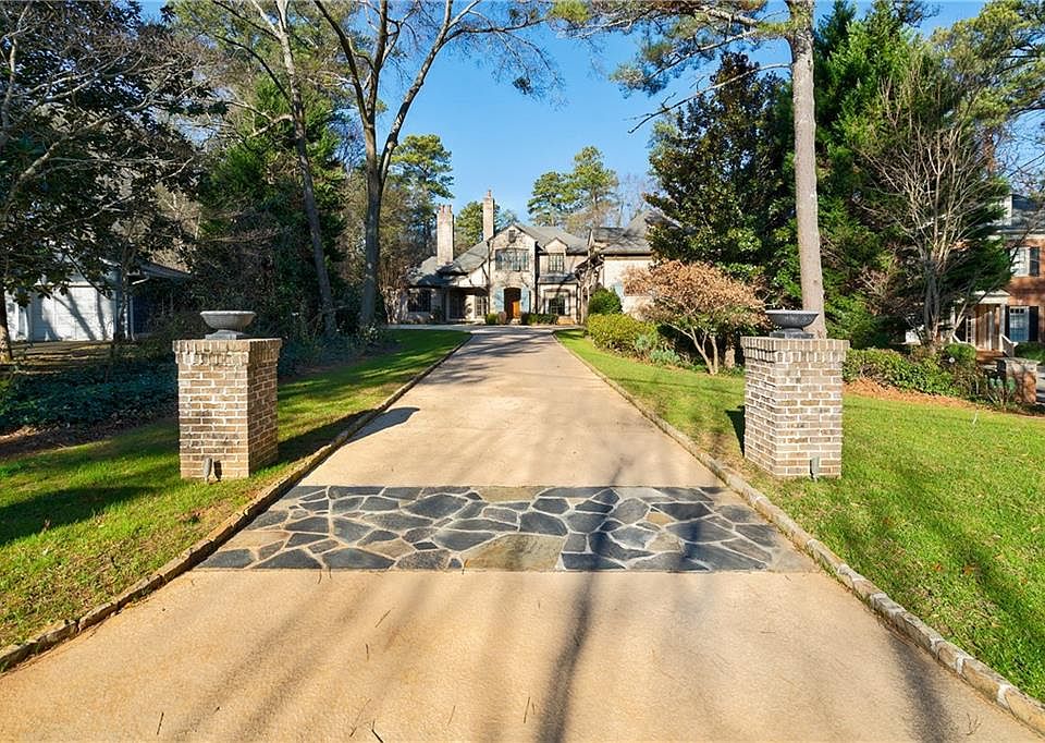 1st image of 4516 E Brookhaven Dr NE
