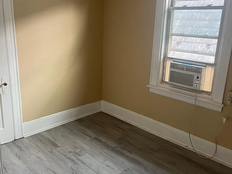 638 5th Ave #4 — Photo 3