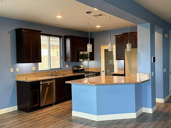 Cook's Kitchen with large island