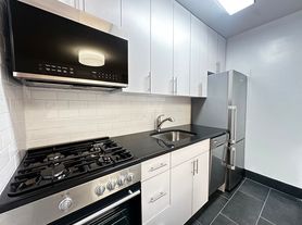 442 W 57th St