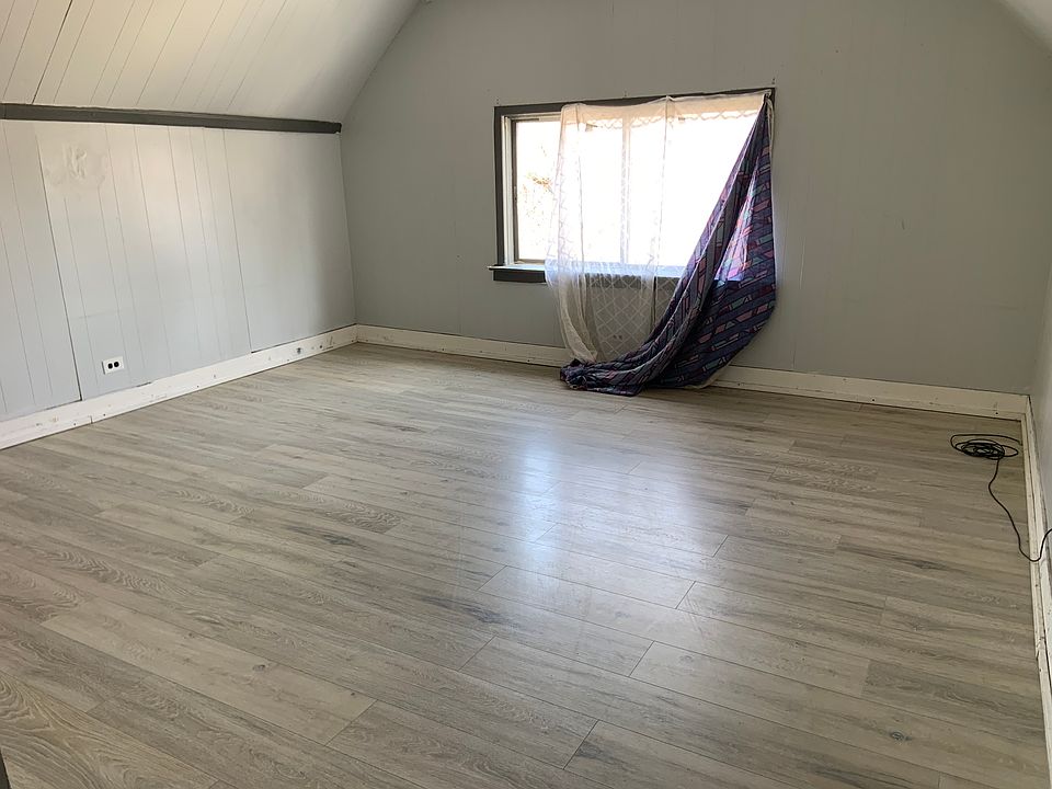 1st image of 456 Gold St #2