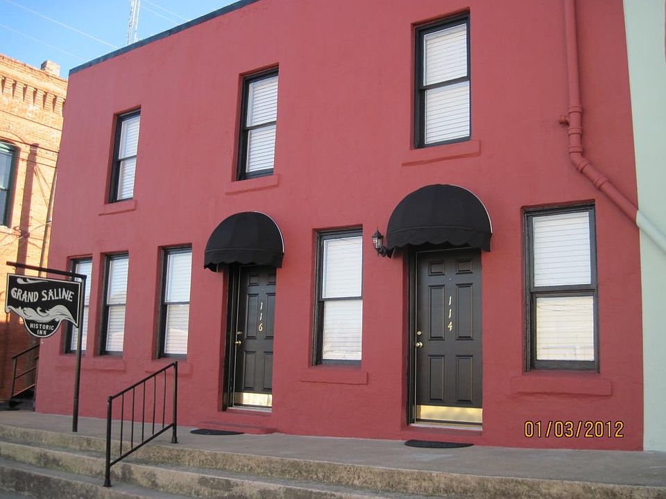 Apts at 112, 114, 116 E. Frank Street