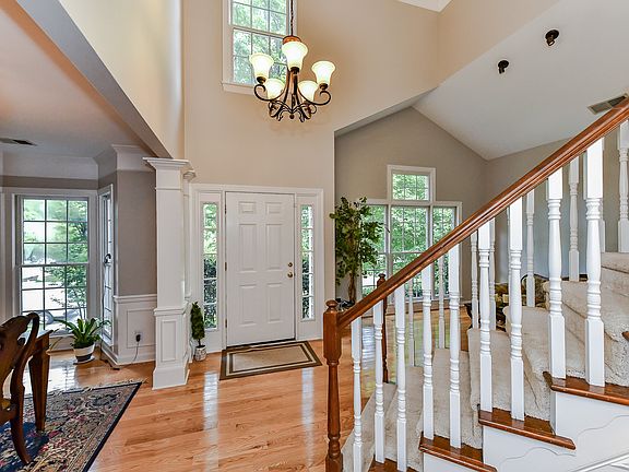4th image of 5720 Swanston Dr