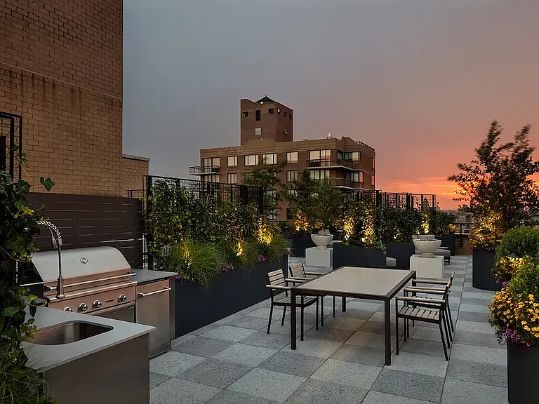 200 E 82nd St #21DE — Photo 41