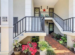 689 Lake Howard Dr NW APT 215, Winter Haven, FL 33880