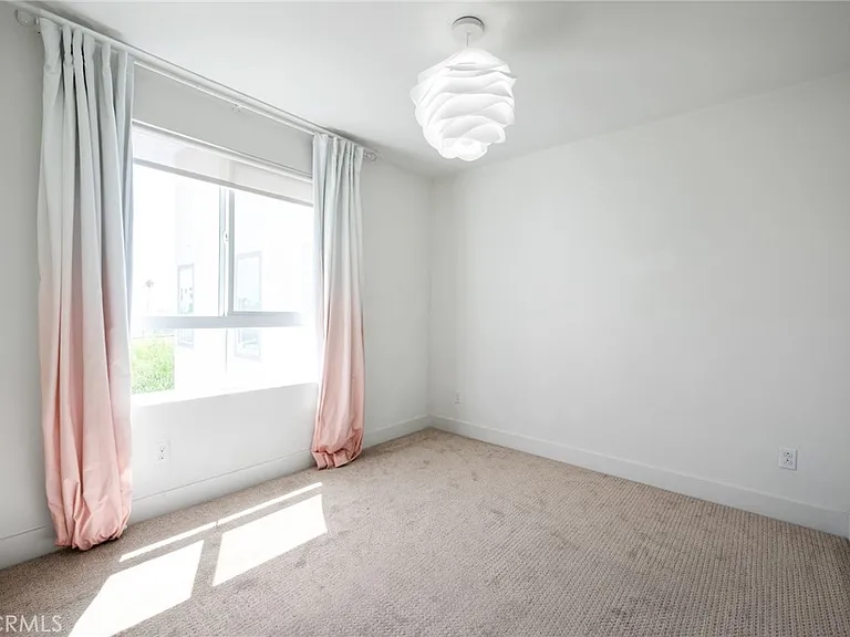1811 S Mesa St — Photo 31