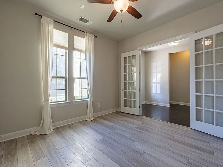 205 Barefoot Park Ln — Photo 5