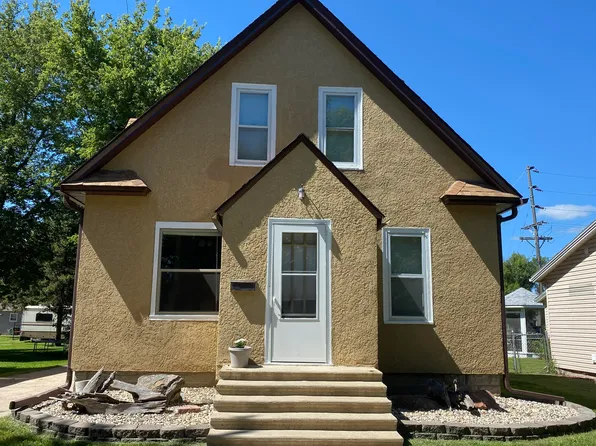 617 N Wisconsin St, Mitchell, SD 57301