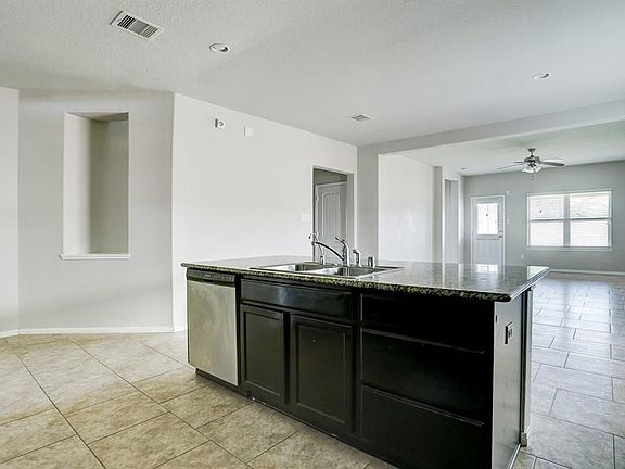 4th image of 17842 Auburn Heights Trl