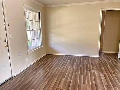 4th image of 5021 Penrose Ave
