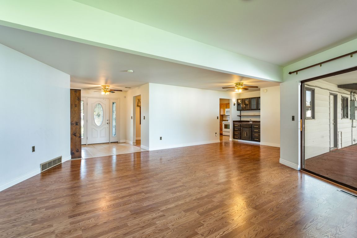 next background image