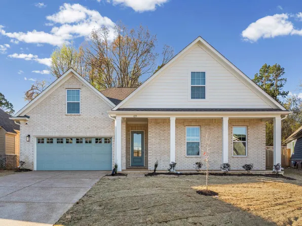 125 Live Oak Cv, Oakland, TN 38060