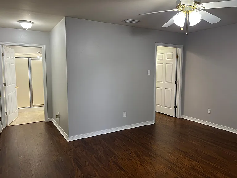 1750 Hunters Ridge Dr W — Photo 8