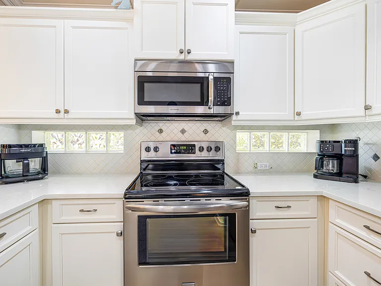 975 Tarpon Cove Dr #204 — Photo 15
