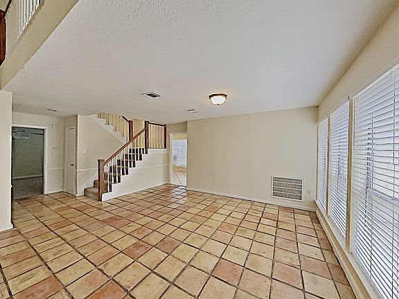 5th image of 20407 Prince Creek Dr