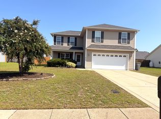 2110 Queen Elizabeth Ln, Hope Mills, NC 28348