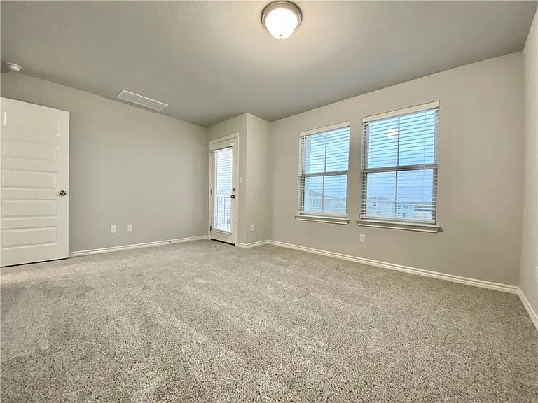 1701 Yaupon Grove Ln — Photo 9