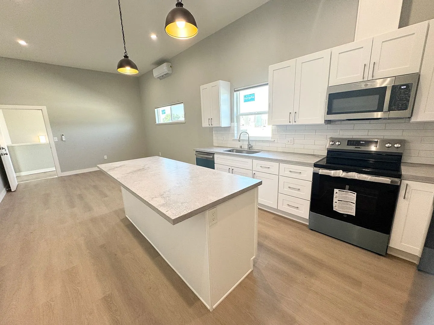 Executive Fully Upgraded Condo in Downtown Livermore — Photo 1