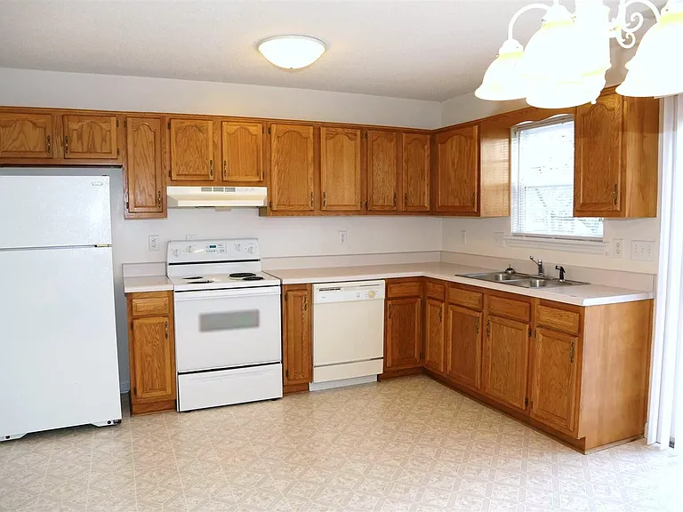 103 W Ivybridge Dr — Photo 7