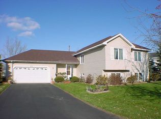 929 Jefferson Ln, Eagan, MN 55123