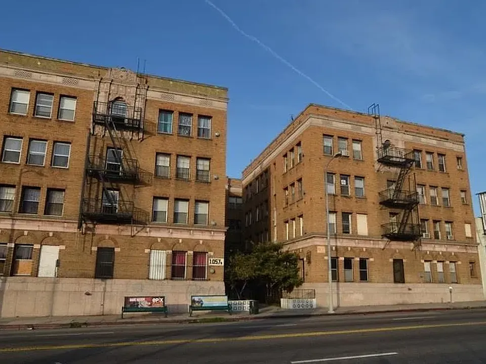 Western Apartments | Renovated Apartments Near Wilshire/Western Metro